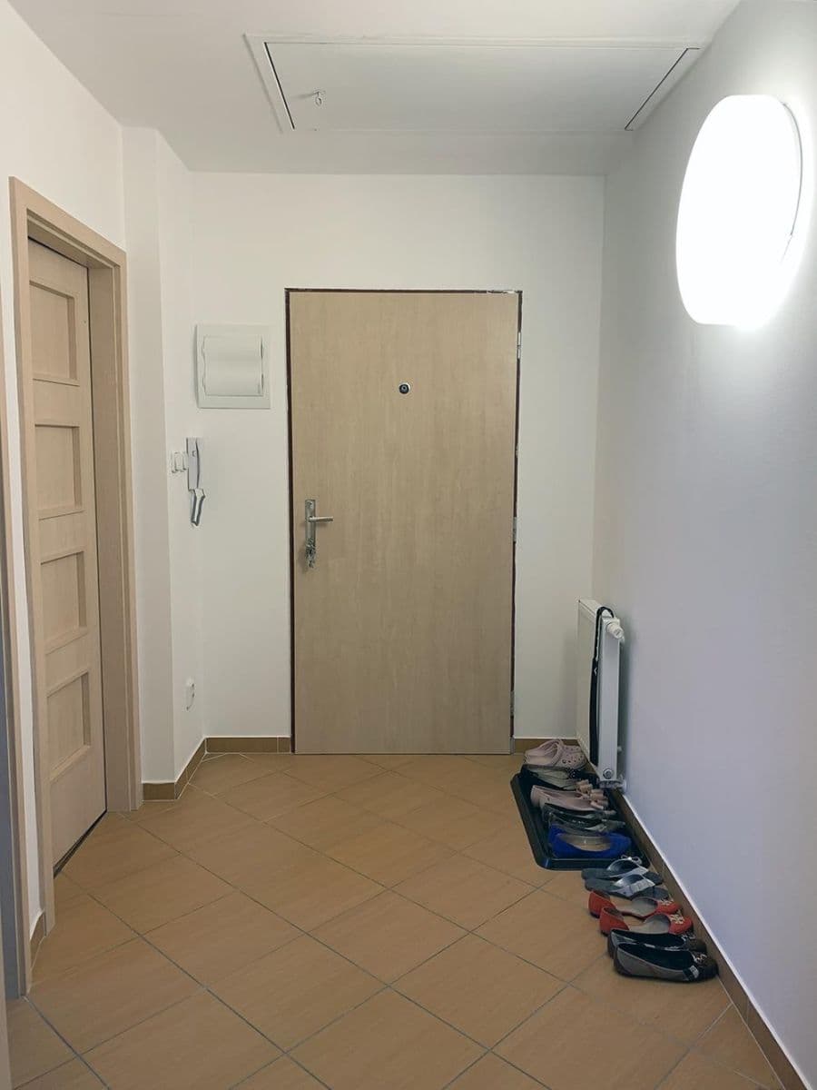 Predaj bytu 4-izbový 115 m², Plzeňská, Králův Dvůr, Středočeský kraj Predaj bytu 4-izbový 115 m², Plzeňská, Králův Dvůr, Středočeský kraj