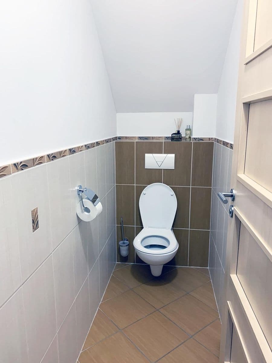 Predaj bytu 4-izbový 115 m², Plzeňská, Králův Dvůr, Středočeský kraj Predaj bytu 4-izbový 115 m², Plzeňská, Králův Dvůr, Středočeský kraj