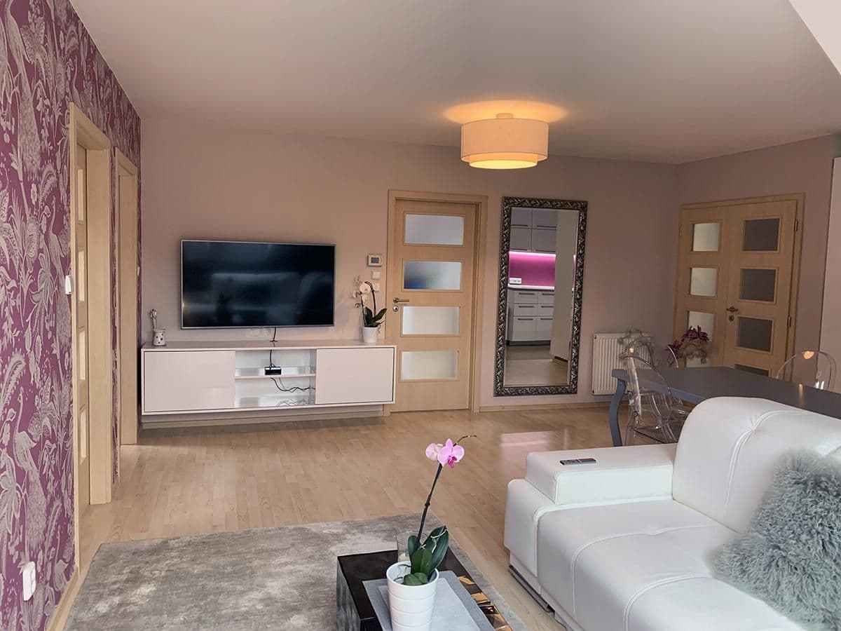 Predaj bytu 4-izbový 115 m², Plzeňská, Králův Dvůr, Středočeský kraj Predaj bytu 4-izbový 115 m², Plzeňská, Králův Dvůr, Středočeský kraj