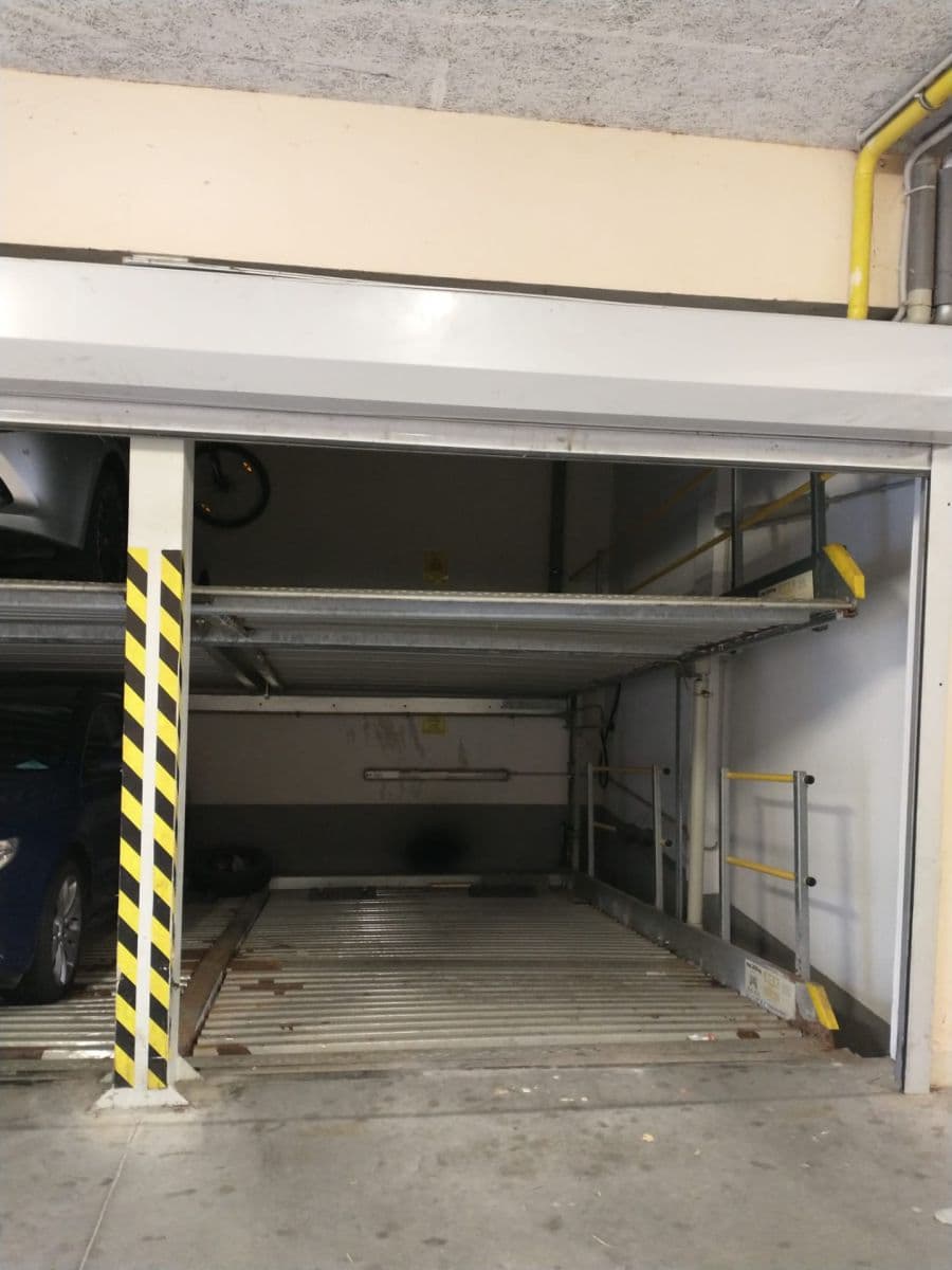 Prenájom garáže 16 m², Za černým mostem, Praha, Praha Prenájom garáže 16 m², Za černým mostem, Praha, Praha