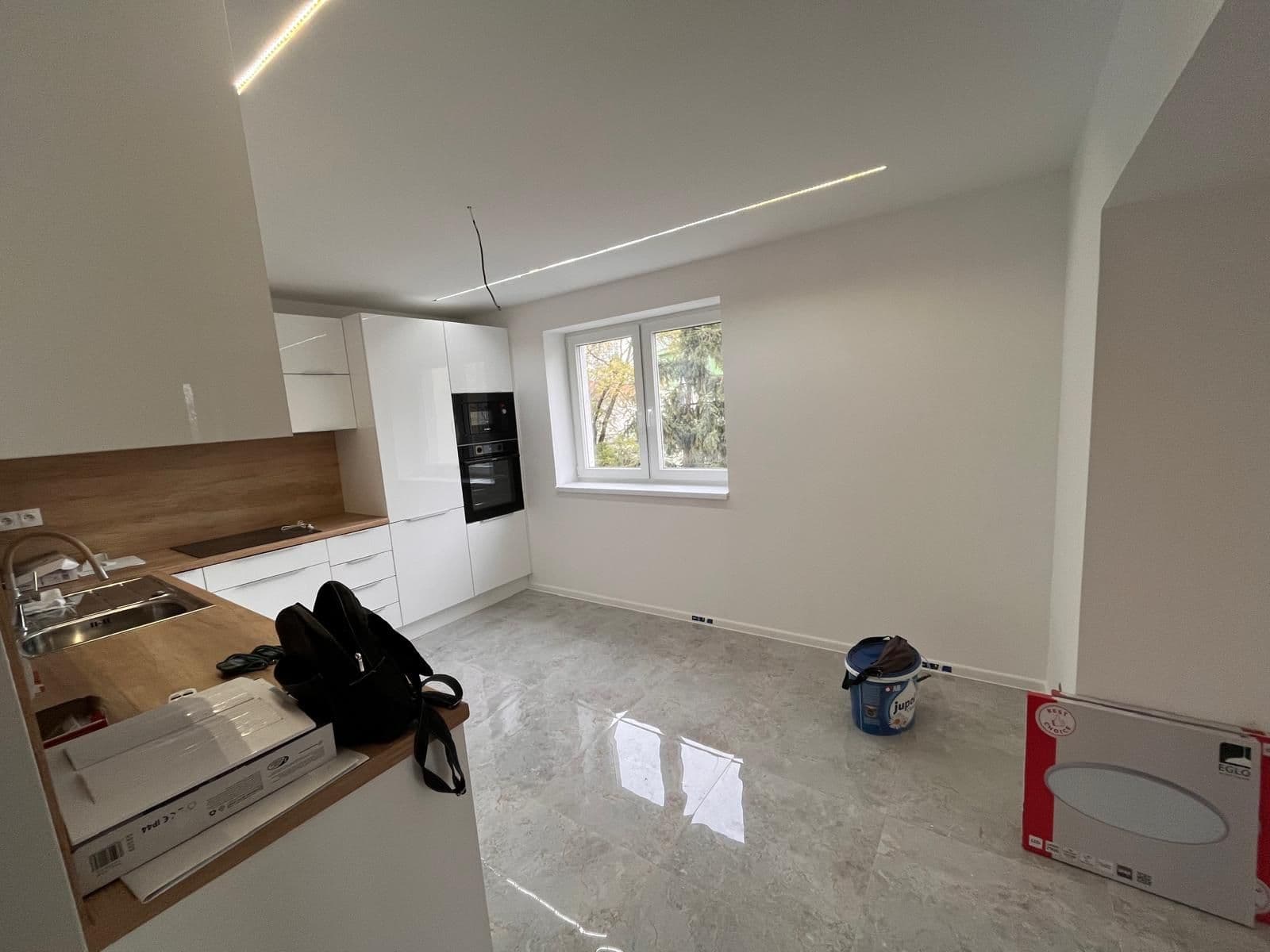 Prenájom bytu 2-izbový 52 m², Kulíškova, Ružinov, Bratislavský kraj Prenájom bytu 2-izbový 52 m², Kulíškova, Ružinov, Bratislavský kraj