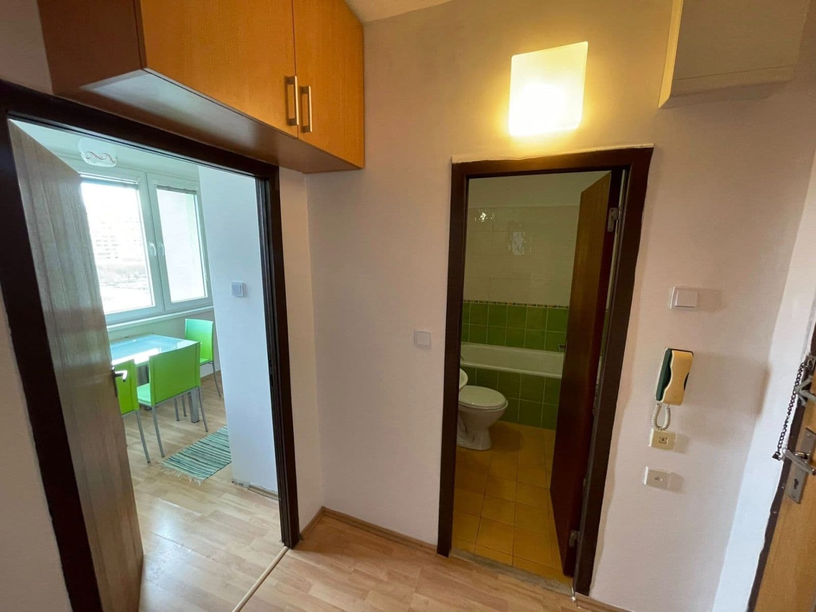 Prenájom bytu 1-izbový 36 m², Beňadická, Petržalka, Bratislavský kraj Prenájom bytu 1-izbový 36 m², Beňadická, Petržalka, Bratislavský kraj