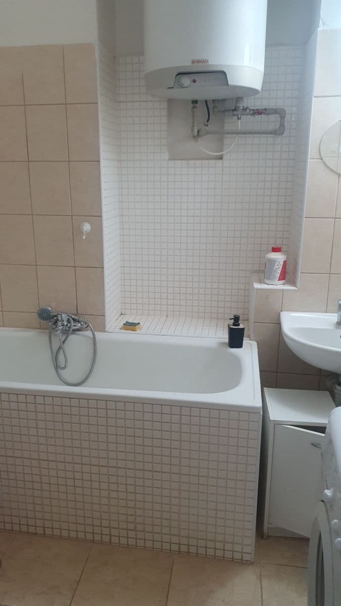 Prenájom bytu 1-izbový 33 m², Vosmíkových, Praha, Praha Prenájom bytu 1-izbový 33 m², Vosmíkových, Praha, Praha