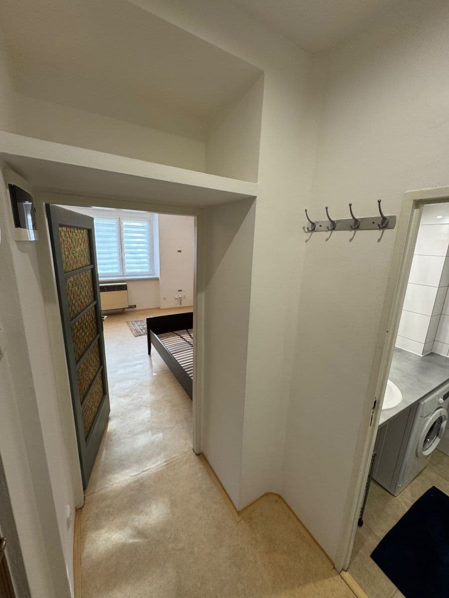 Prenájom bytu 1-izbový 22 m², Kolbenova, Praha, Praha Prenájom bytu 1-izbový 22 m², Kolbenova, Praha, Praha