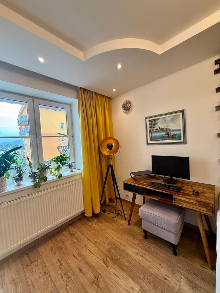 Predaj bytu 3-izbový 100 m², Nádvorní, Liberec, Liberecký kraj Predaj bytu 3-izbový 100 m², Nádvorní, Liberec, Liberecký kraj