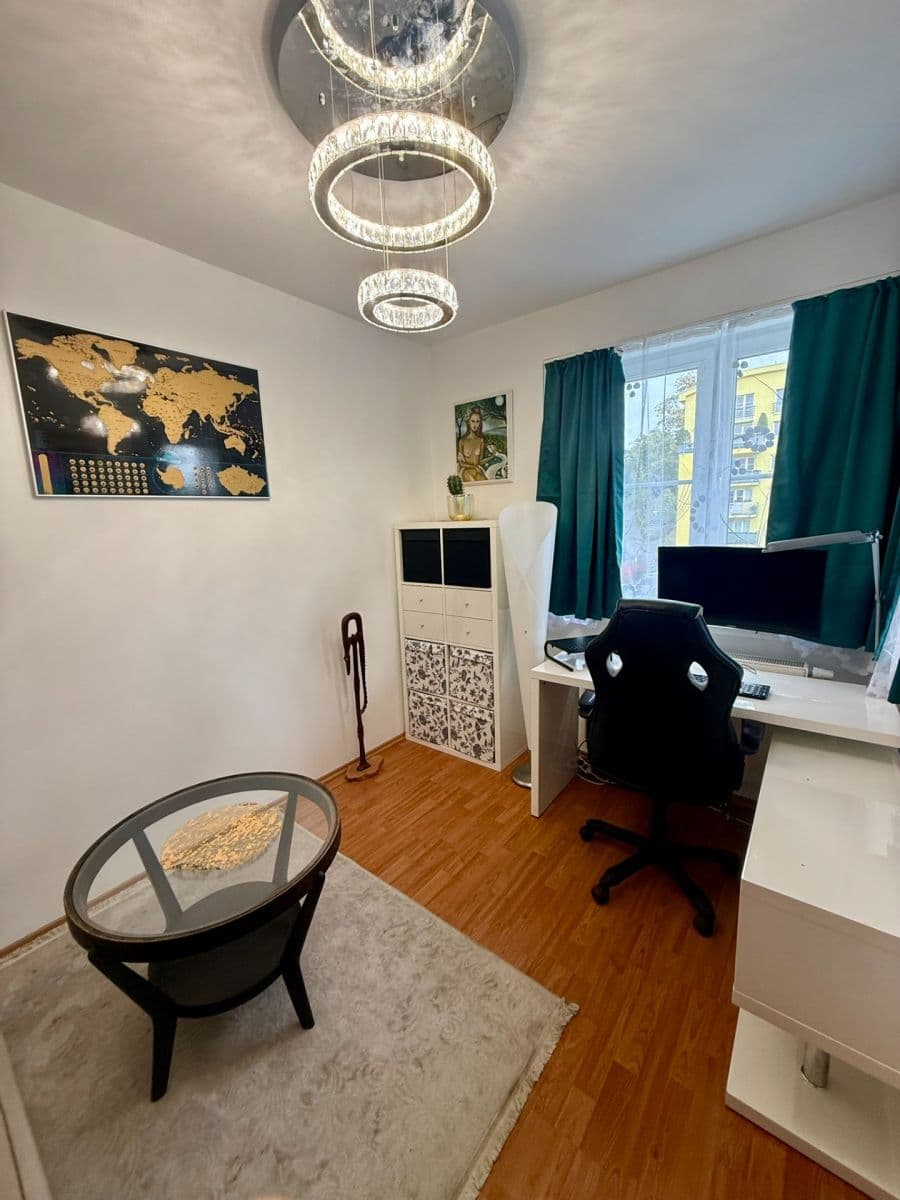 Predaj bytu 3-izbový 100 m², Nádvorní, Liberec, Liberecký kraj Predaj bytu 3-izbový 100 m², Nádvorní, Liberec, Liberecký kraj