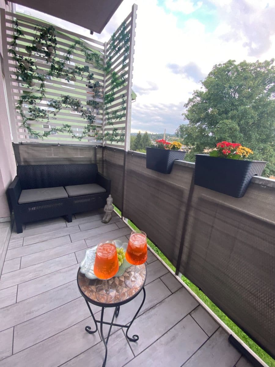 Predaj bytu 3-izbový 100 m², Nádvorní, Liberec, Liberecký kraj Predaj bytu 3-izbový 100 m², Nádvorní, Liberec, Liberecký kraj