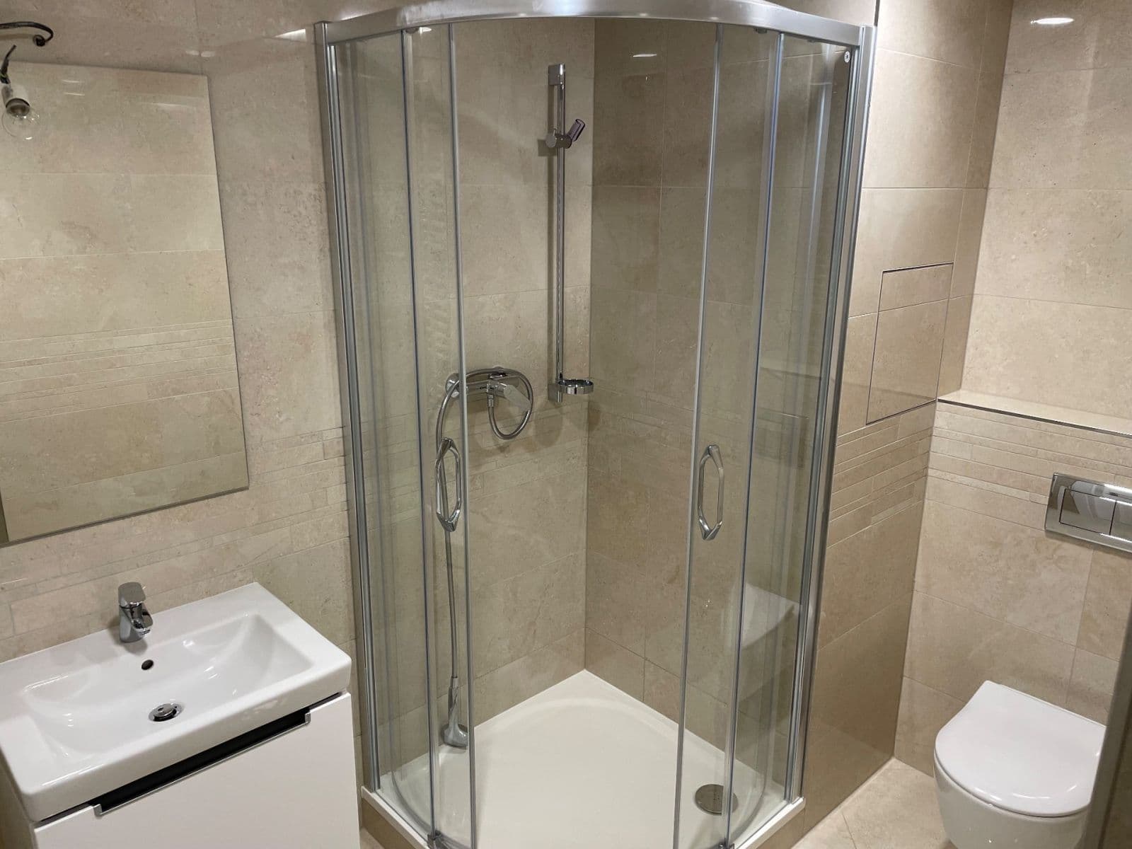 Prenájom bytu 1-izbový 31 m², Šternovská, Praha, Praha Prenájom bytu 1-izbový 31 m², Šternovská, Praha, Praha