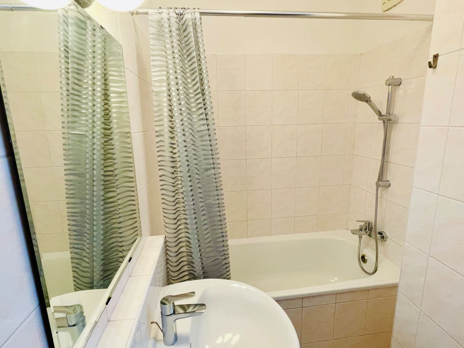 Prenájom bytu 1-izbový 35 m², Molákova, Brno, Jihomoravský kraj Prenájom bytu 1-izbový 35 m², Molákova, Brno, Jihomoravský kraj