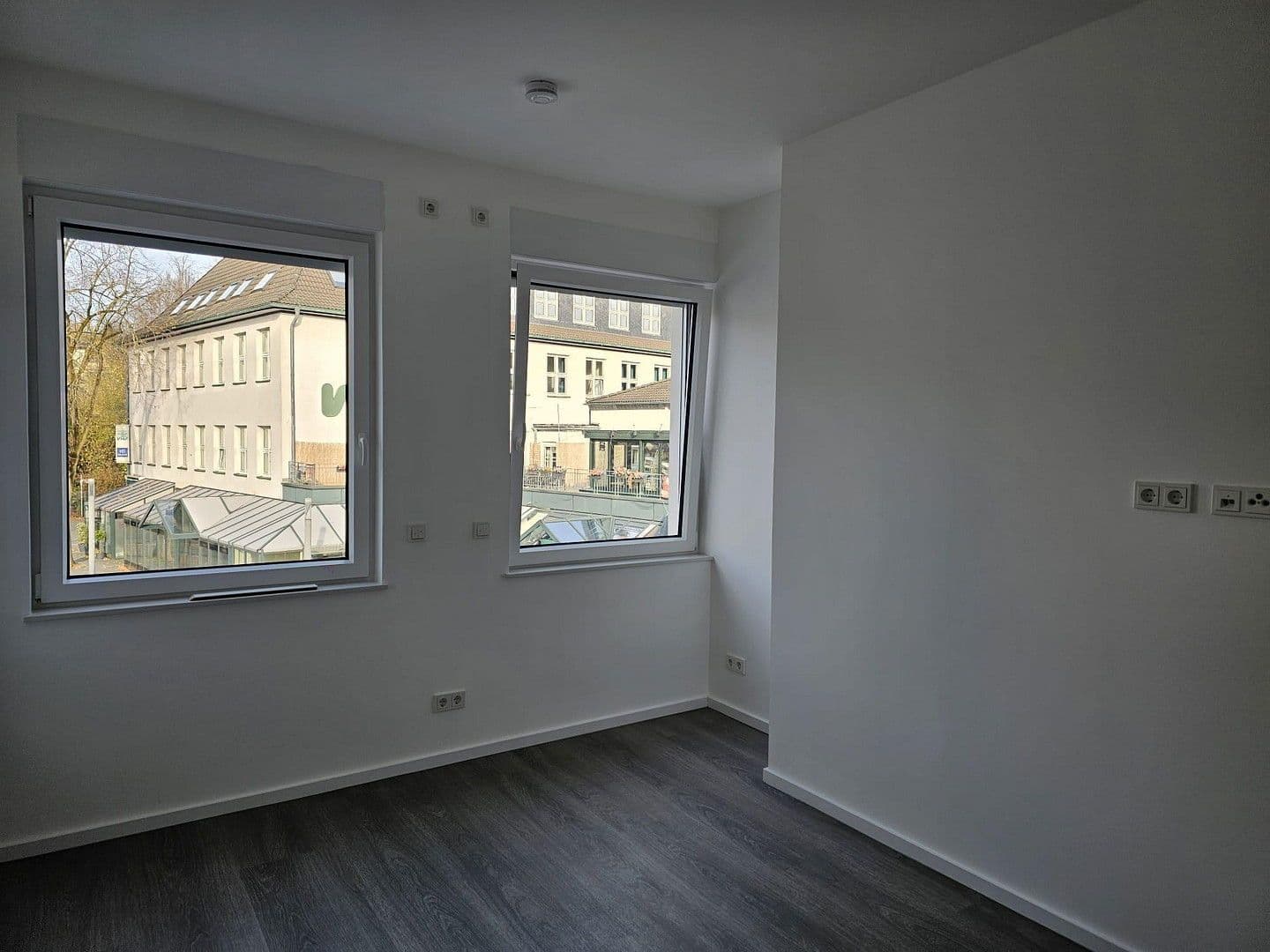 Prenájom bytu 3-izbový 105 m², Haupstraße 221, Bergisch Gladbach, Severné Porýnie - Westfálsko Prenájom bytu 3-izbový 105 m², Haupstraße 221, Bergisch Gladbach, Severné Porýnie - Westfálsko