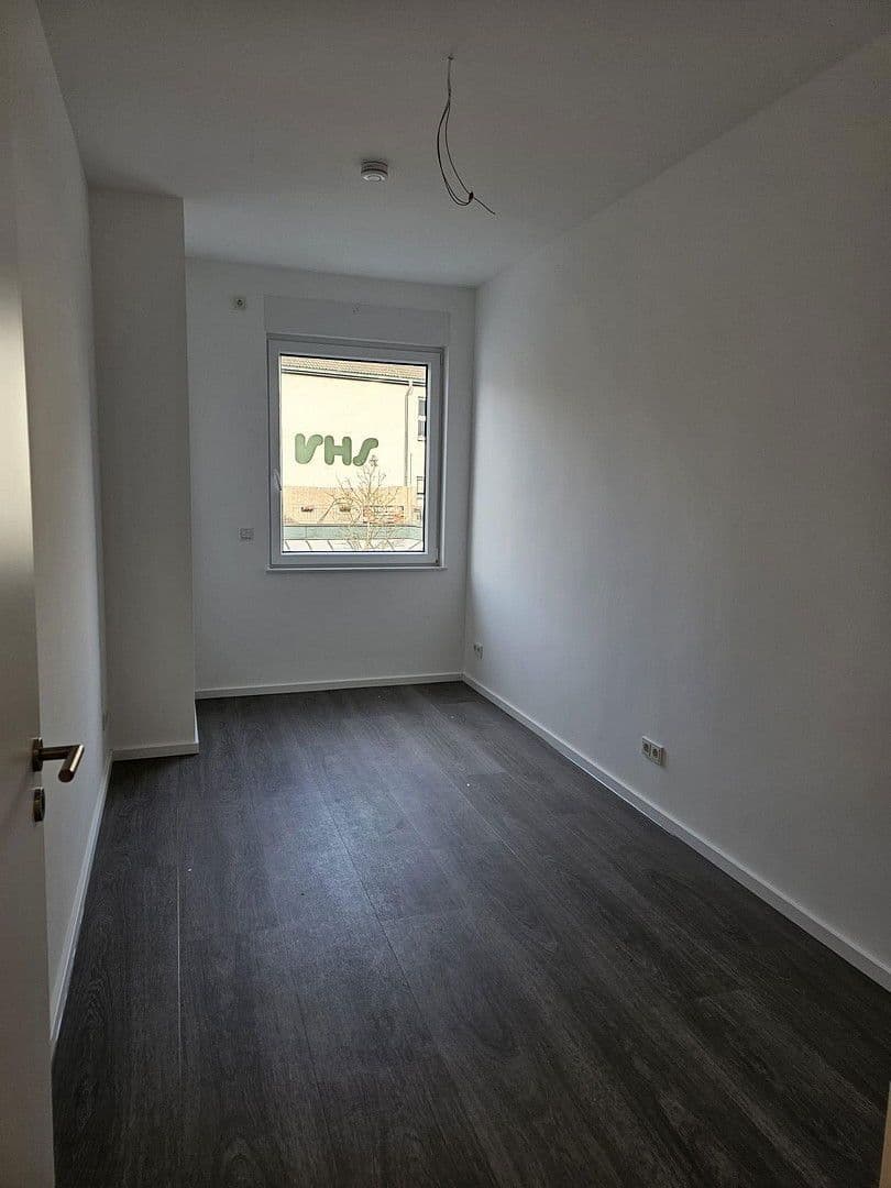 Prenájom bytu 3-izbový 105 m², Haupstraße 221, Bergisch Gladbach, Severné Porýnie - Westfálsko Prenájom bytu 3-izbový 105 m², Haupstraße 221, Bergisch Gladbach, Severné Porýnie - Westfálsko