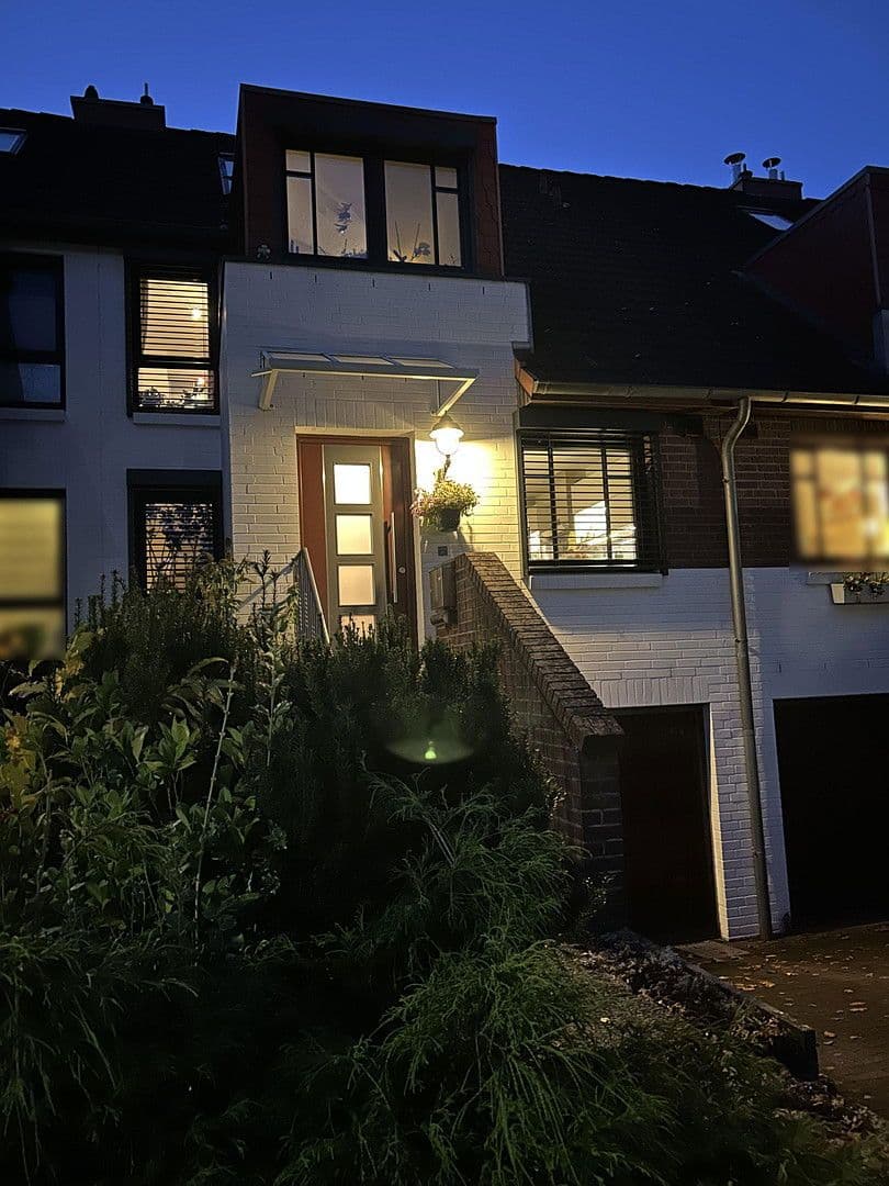 Predaj domu 102 m², pozemek 185 m², Norderstedt, Šlezvicko-Holštajnsko Predaj domu 102 m², pozemek 185 m², Norderstedt, Šlezvicko-Holštajnsko