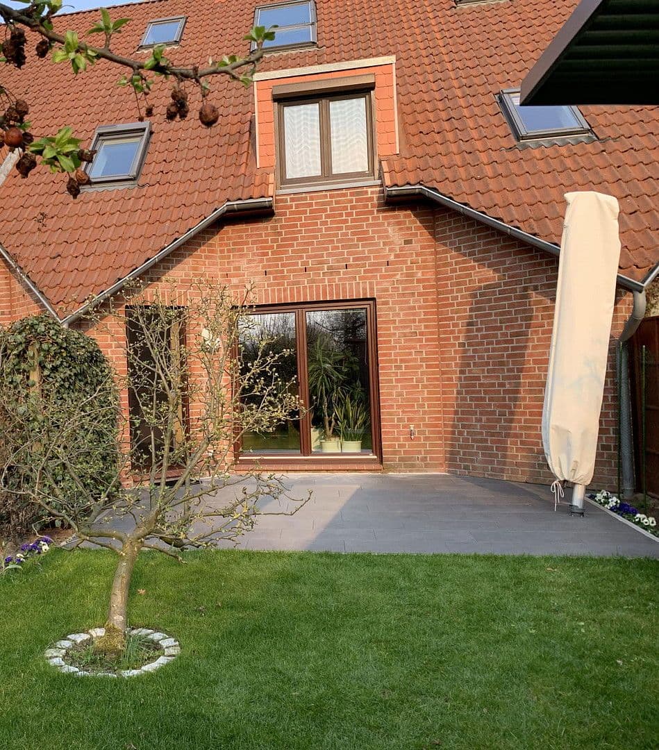 Predaj domu 102 m², pozemek 185 m², Norderstedt, Šlezvicko-Holštajnsko Predaj domu 102 m², pozemek 185 m², Norderstedt, Šlezvicko-Holštajnsko