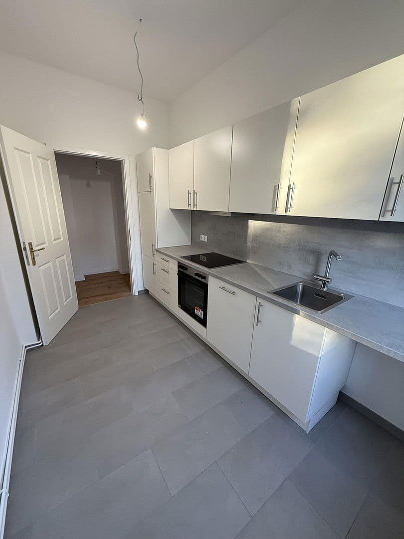 Prenájom bytu 1-izbový 60 m², Auguste Viktoria Allee 67, Berlin, Berlín Prenájom bytu 1-izbový 60 m², Auguste Viktoria Allee 67, Berlin, Berlín