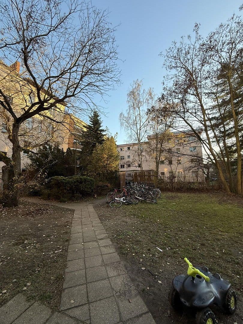 Prenájom bytu 1-izbový 60 m², Auguste Viktoria Allee 67, Berlin, Berlín Prenájom bytu 1-izbový 60 m², Auguste Viktoria Allee 67, Berlin, Berlín