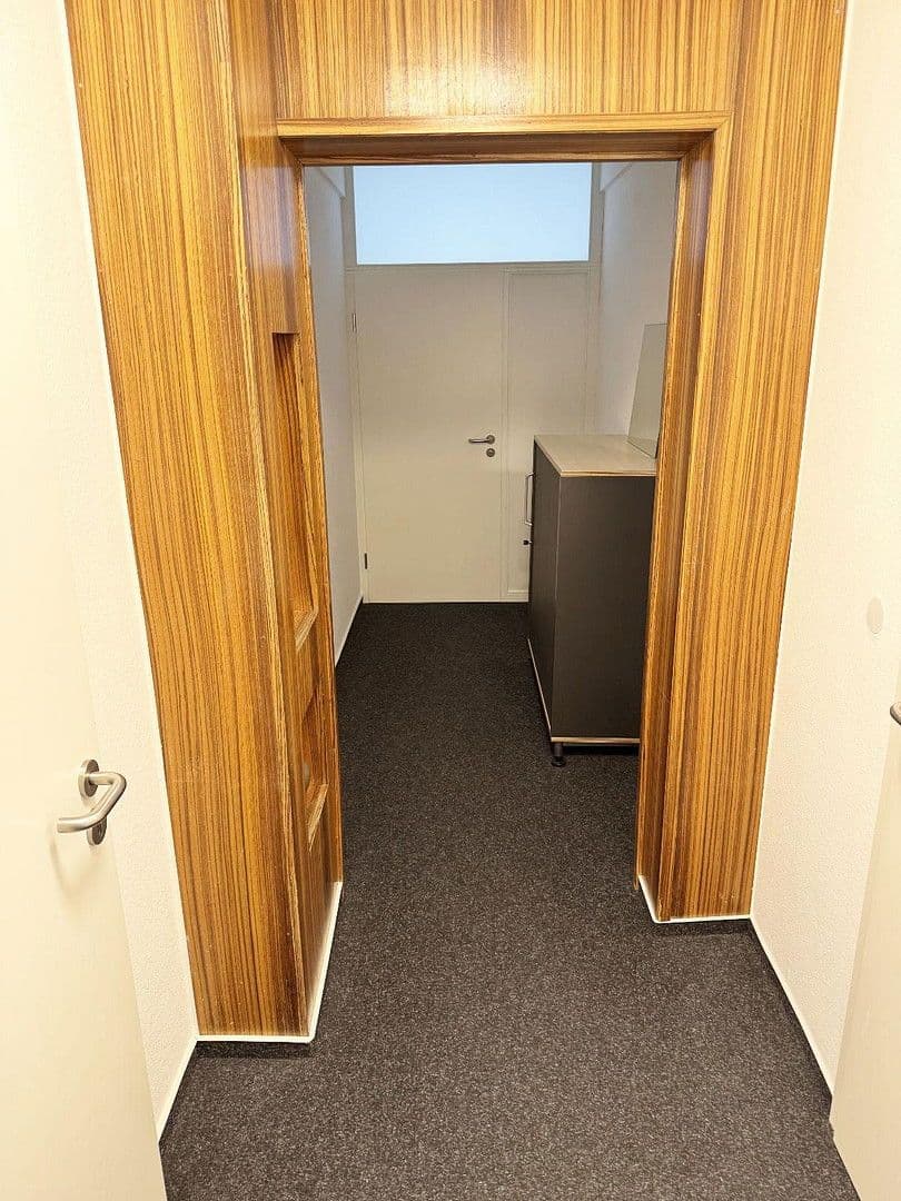 Prenájom kancelárie 90 m², Hauptstraße 9, Mosbach, Bádensko-Wurttembersko Prenájom kancelárie 90 m², Hauptstraße 9, Mosbach, Bádensko-Wurttembersko