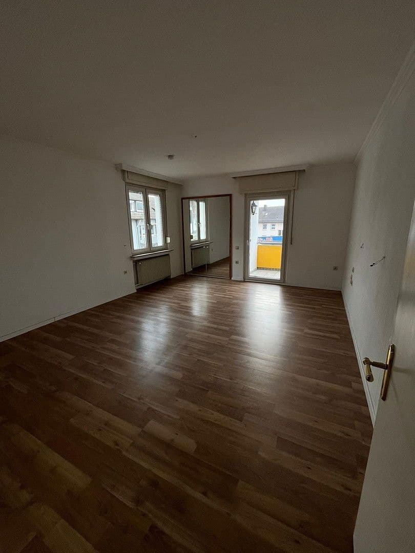 Prenájom bytu 3-izbový 175 m², Remscheid, Severné Porýnie - Westfálsko Prenájom bytu 3-izbový 175 m², Remscheid, Severné Porýnie - Westfálsko