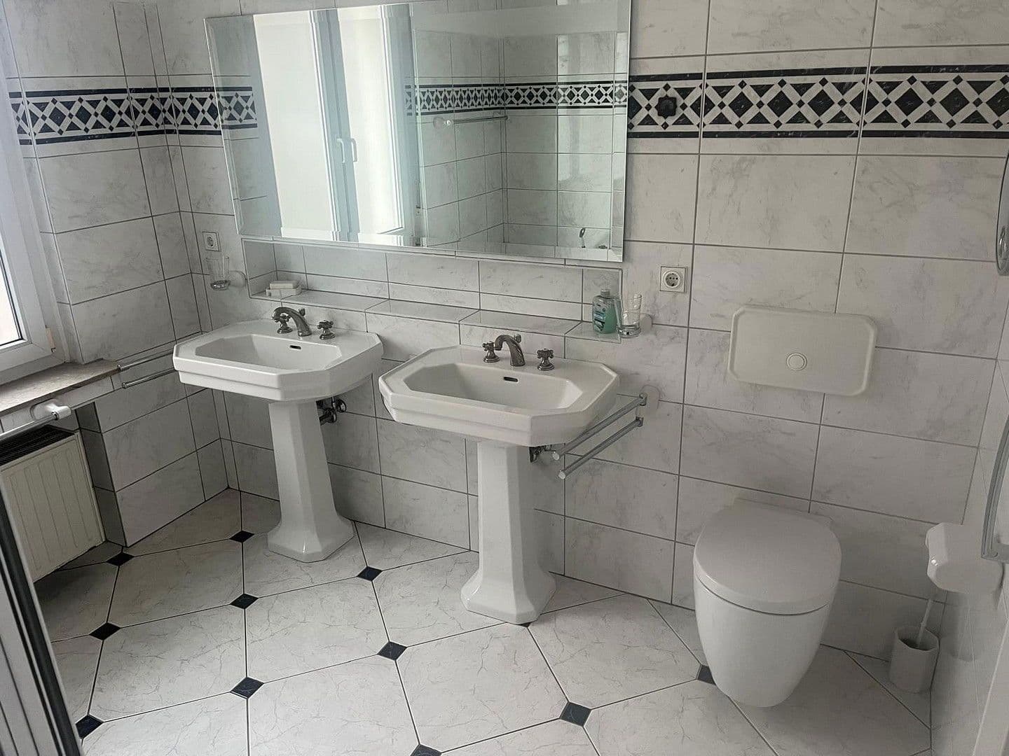 Prenájom bytu 3-izbový 175 m², Remscheid, Severné Porýnie - Westfálsko Prenájom bytu 3-izbový 175 m², Remscheid, Severné Porýnie - Westfálsko