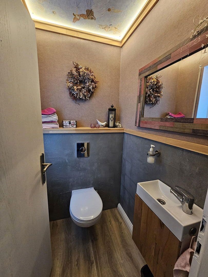 Predaj domu 120 m², pozemek 683 m², Freiligrathstraße 24, Moormerland, Dolné Sasko Predaj domu 120 m², pozemek 683 m², Freiligrathstraße 24, Moormerland, Dolné Sasko