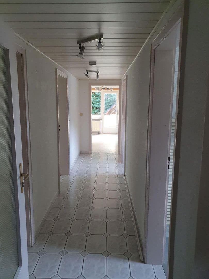 Predaj domu 260 m², pozemek 1.183 m², Häglesweg 14, Neuenbürg, Bádensko-Wurttembersko Predaj domu 260 m², pozemek 1.183 m², Häglesweg 14, Neuenbürg, Bádensko-Wurttembersko