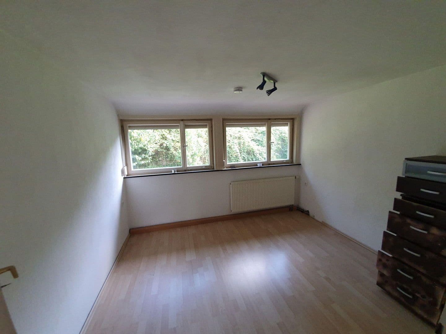 Predaj domu 260 m², pozemek 1.183 m², Häglesweg 14, Neuenbürg, Bádensko-Wurttembersko Predaj domu 260 m², pozemek 1.183 m², Häglesweg 14, Neuenbürg, Bádensko-Wurttembersko