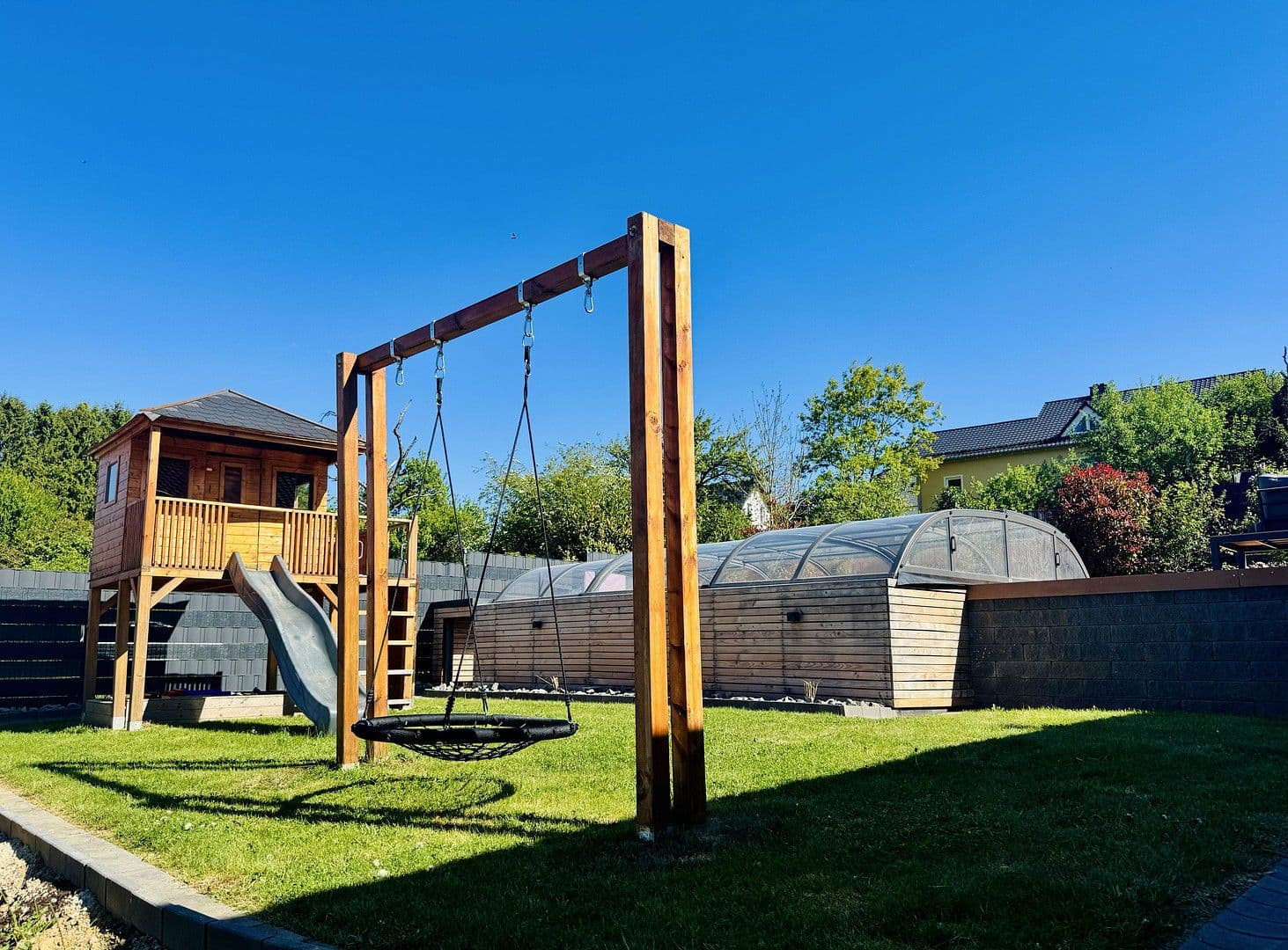 Predaj domu 205 m², pozemek 1.100 m², Steiningen, Porýnie-Falcko Predaj domu 205 m², pozemek 1.100 m², Steiningen, Porýnie-Falcko