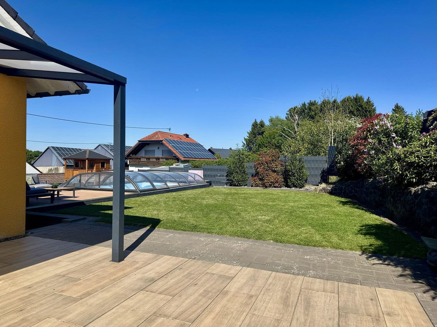 Predaj domu 205 m², pozemek 1.100 m², Steiningen, Porýnie-Falcko Predaj domu 205 m², pozemek 1.100 m², Steiningen, Porýnie-Falcko