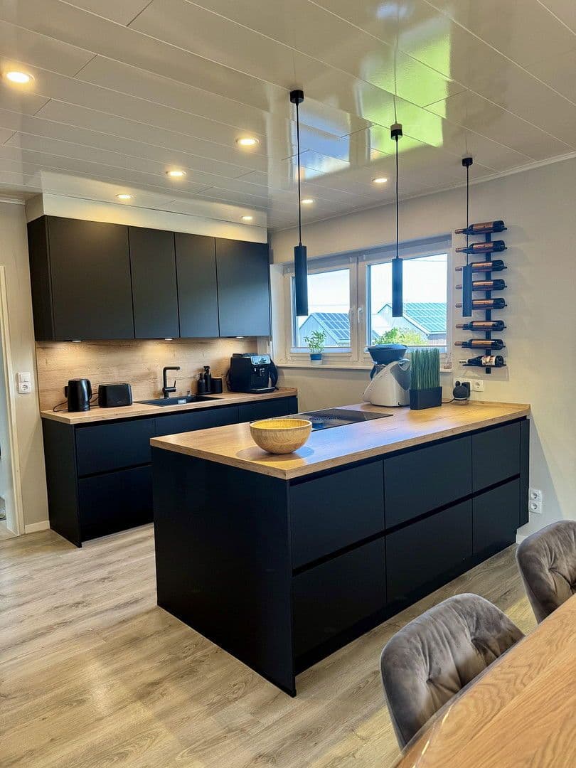 Predaj domu 205 m², pozemek 1.100 m², Steiningen, Porýnie-Falcko Predaj domu 205 m², pozemek 1.100 m², Steiningen, Porýnie-Falcko