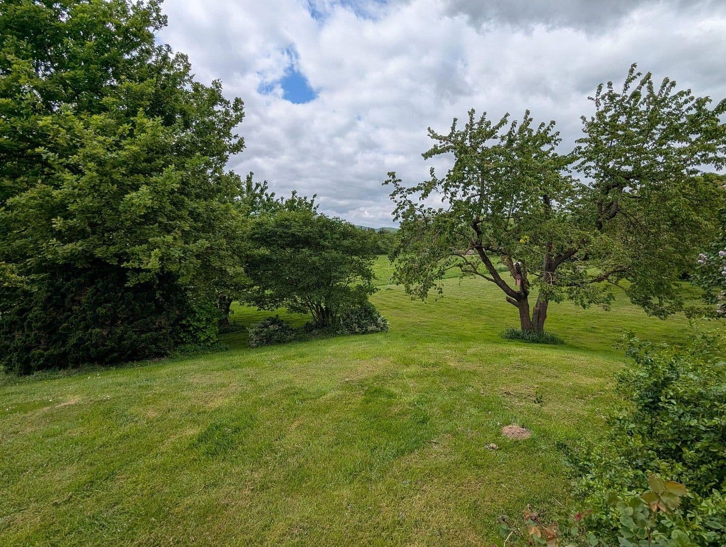 Prenájom domu 170 m², pozemek 3.000 m², Rinteln, Dolné Sasko Prenájom domu 170 m², pozemek 3.000 m², Rinteln, Dolné Sasko