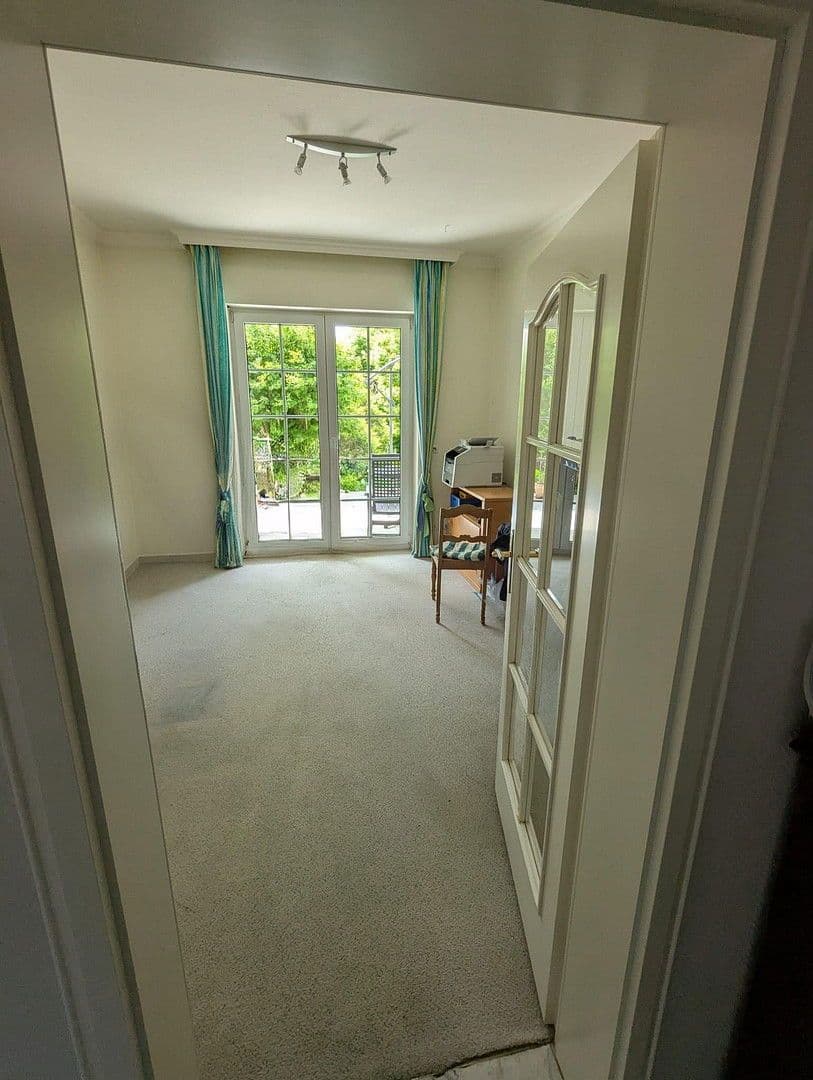 Prenájom domu 170 m², pozemek 3.000 m², Rinteln, Dolné Sasko Prenájom domu 170 m², pozemek 3.000 m², Rinteln, Dolné Sasko