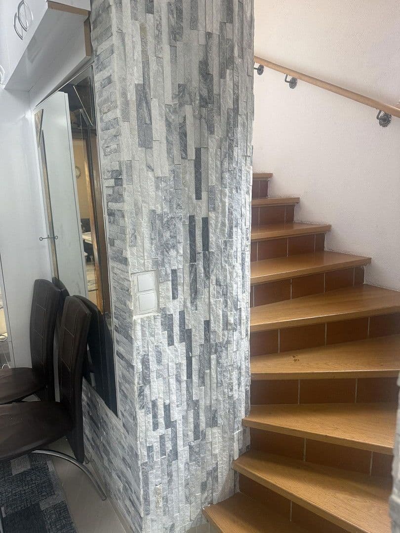 Predaj domu 96 m², pozemek 100 m², medraz, Tirolsko Predaj domu 96 m², pozemek 100 m², medraz, Tirolsko