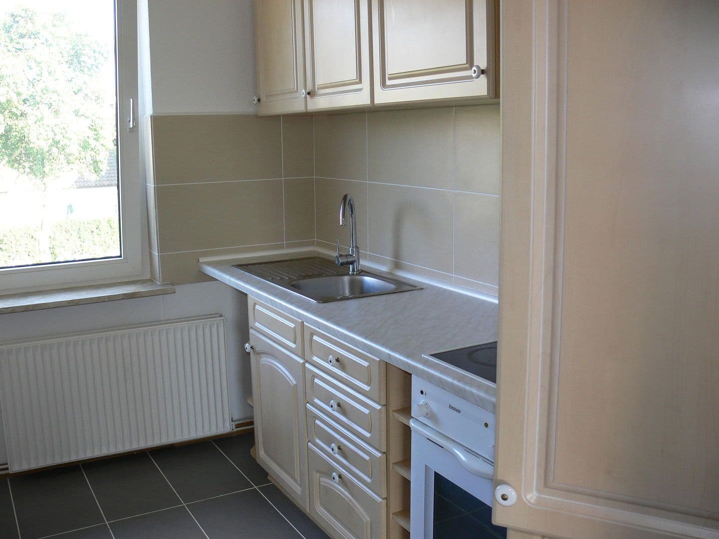 Predaj domu 330 m², pozemek 1.280 m², Liebenau, Dolné Sasko Predaj domu 330 m², pozemek 1.280 m², Liebenau, Dolné Sasko