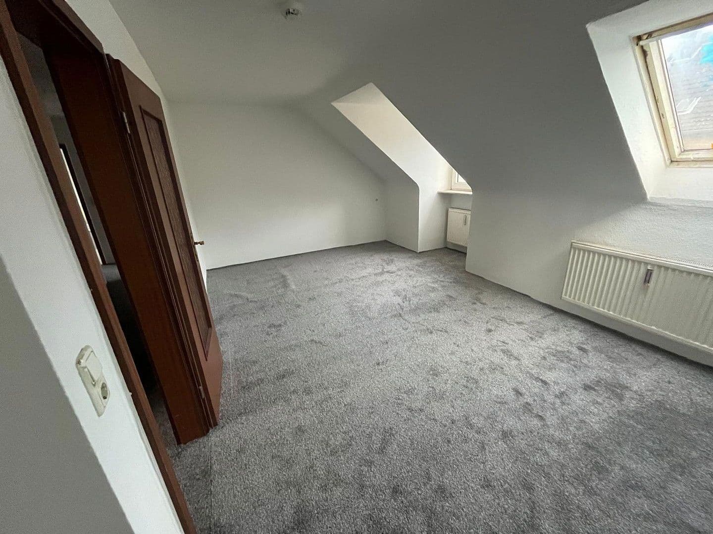 Prenájom bytu 2-izbový 65 m², Grabenstraße 6, Duisburg, Severné Porýnie - Westfálsko Prenájom bytu 2-izbový 65 m², Grabenstraße 6, Duisburg, Severné Porýnie - Westfálsko