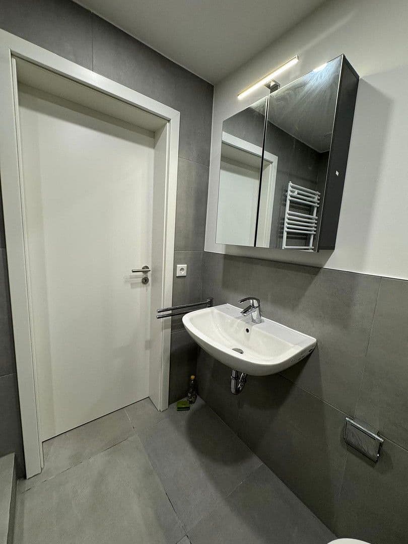 Prenájom bytu 3-izbový 64 m², Kölner Straße 228, Krefeld, Severné Porýnie - Westfálsko Prenájom bytu 3-izbový 64 m², Kölner Straße 228, Krefeld, Severné Porýnie - Westfálsko