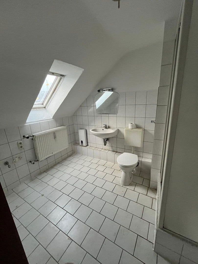 Prenájom bytu 2-izbový 65 m², Grabenstraße 6, Duisburg, Severné Porýnie - Westfálsko Prenájom bytu 2-izbový 65 m², Grabenstraße 6, Duisburg, Severné Porýnie - Westfálsko