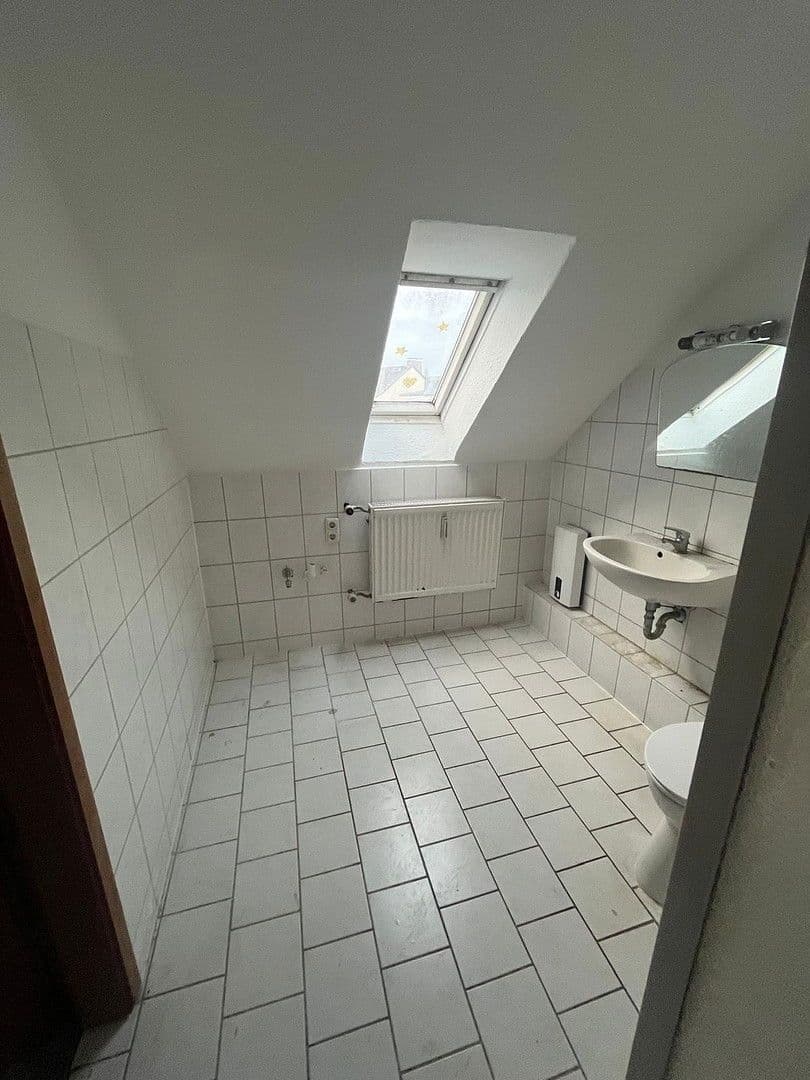 Prenájom bytu 2-izbový 65 m², Grabenstraße 6, Duisburg, Severné Porýnie - Westfálsko Prenájom bytu 2-izbový 65 m², Grabenstraße 6, Duisburg, Severné Porýnie - Westfálsko