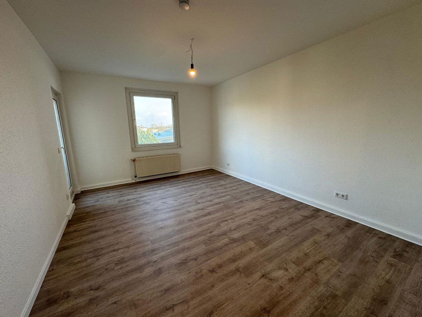 Prenájom bytu 3-izbový 64 m², Kölner Straße 228, Krefeld, Severné Porýnie - Westfálsko Prenájom bytu 3-izbový 64 m², Kölner Straße 228, Krefeld, Severné Porýnie - Westfálsko