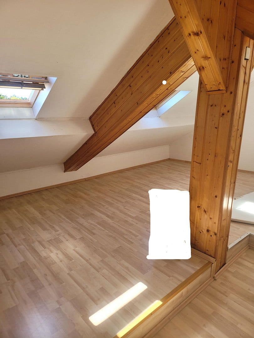 Prenájom bytu 5-izbový 90 m², Wörrstadt, Porýnie-Falcko Prenájom bytu 5-izbový 90 m², Wörrstadt, Porýnie-Falcko