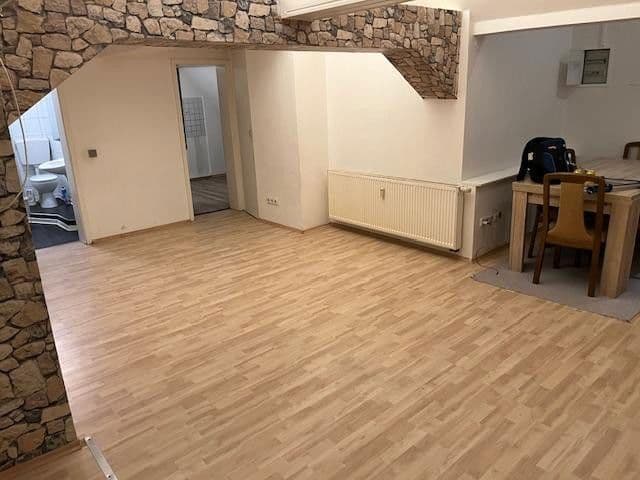 Prenájom bytu 5-izbový 90 m², Wörrstadt, Porýnie-Falcko Prenájom bytu 5-izbový 90 m², Wörrstadt, Porýnie-Falcko