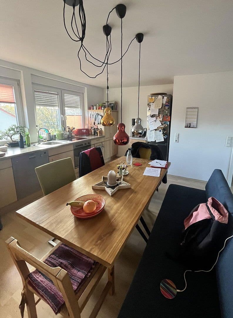 Prenájom bytu 4-izbový 120 m², Hannover, Dolné Sasko Prenájom bytu 4-izbový 120 m², Hannover, Dolné Sasko