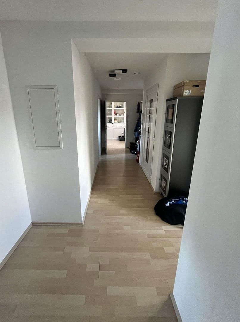 Prenájom bytu 4-izbový 120 m², Hannover, Dolné Sasko Prenájom bytu 4-izbový 120 m², Hannover, Dolné Sasko