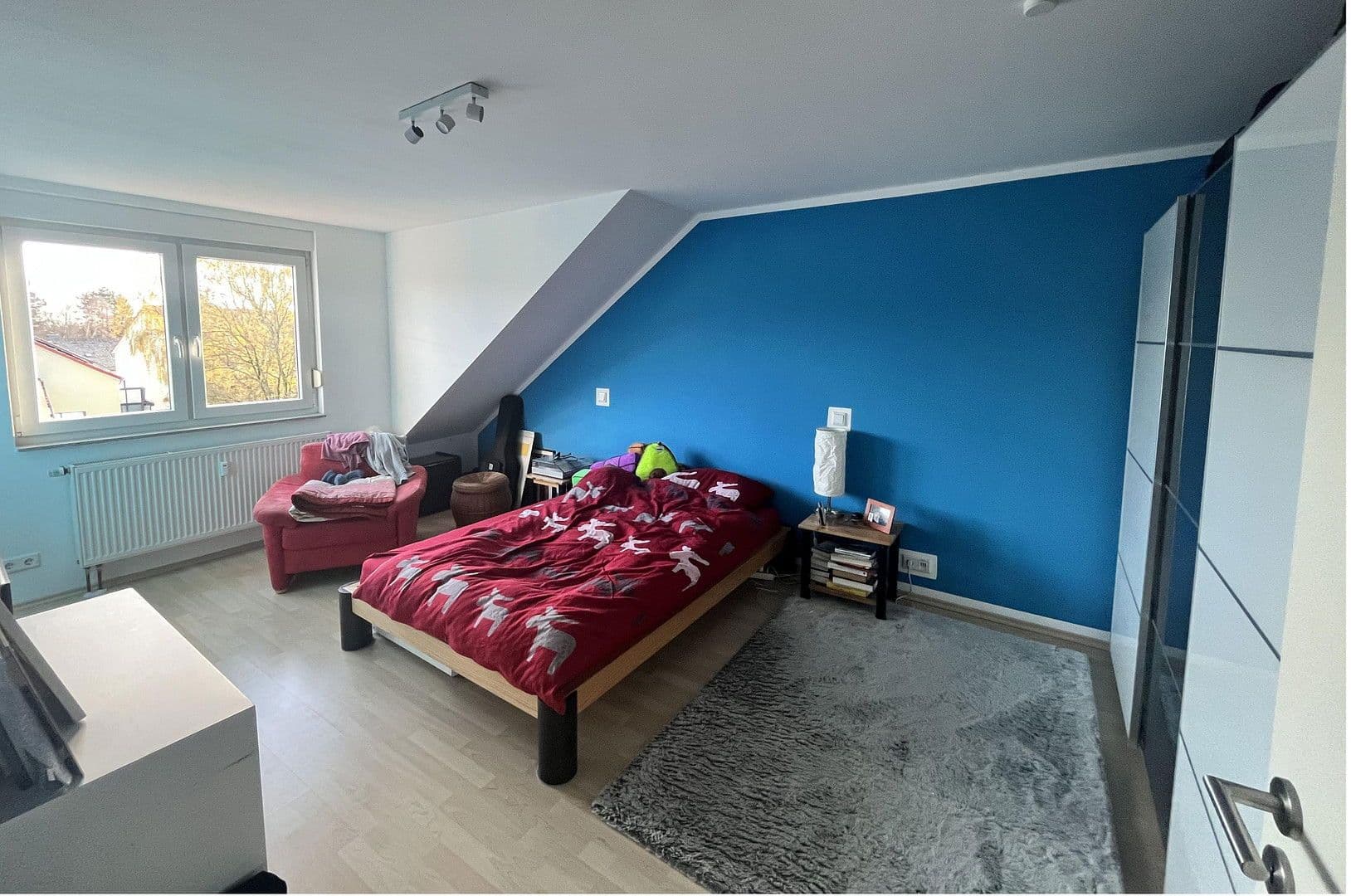 Prenájom bytu 4-izbový 120 m², Hannover, Dolné Sasko Prenájom bytu 4-izbový 120 m², Hannover, Dolné Sasko