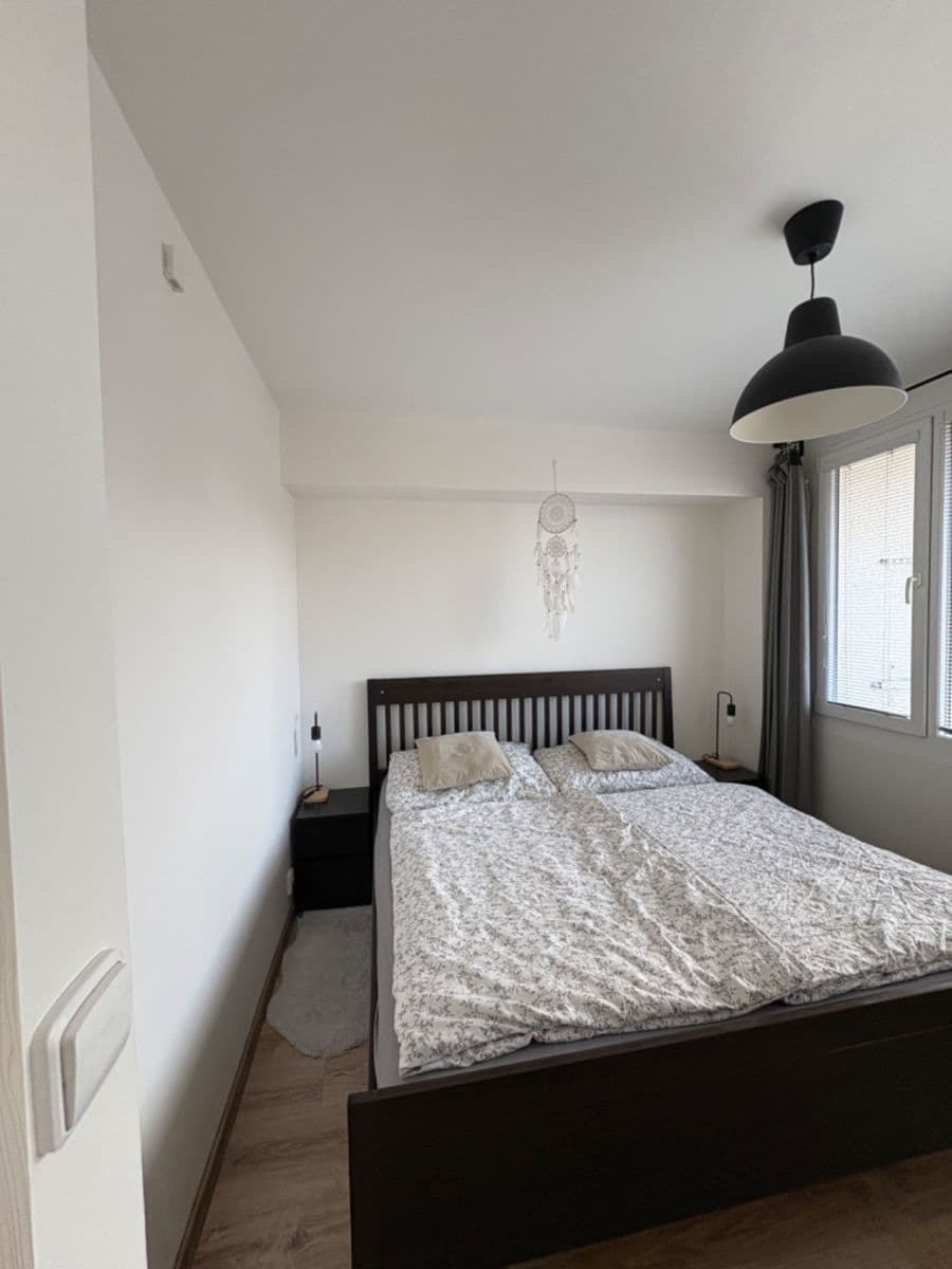 Prenájom bytu 3-izbový 64 m², Nepomucká, Praha, Praha Prenájom bytu 3-izbový 64 m², Nepomucká, Praha, Praha