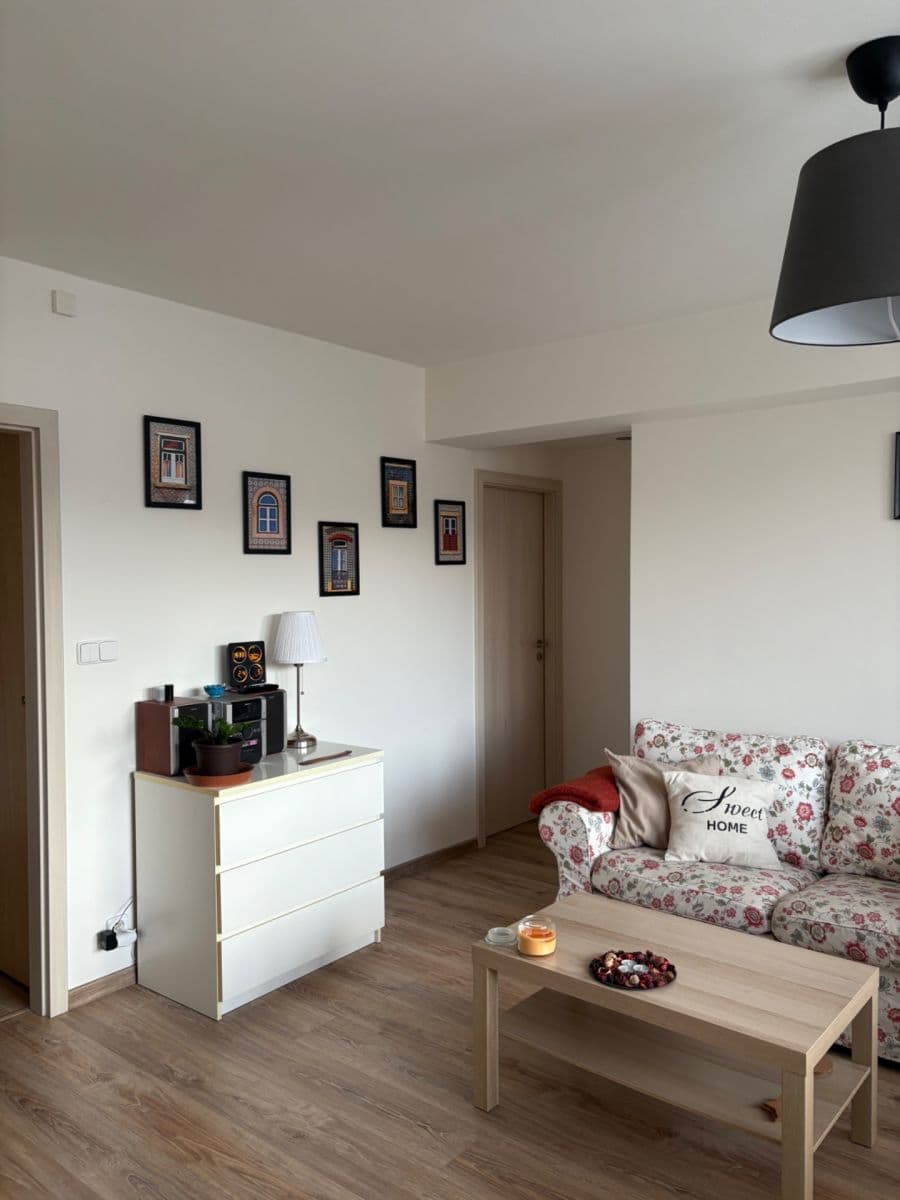 Prenájom bytu 3-izbový 64 m², Nepomucká, Praha, Praha Prenájom bytu 3-izbový 64 m², Nepomucká, Praha, Praha