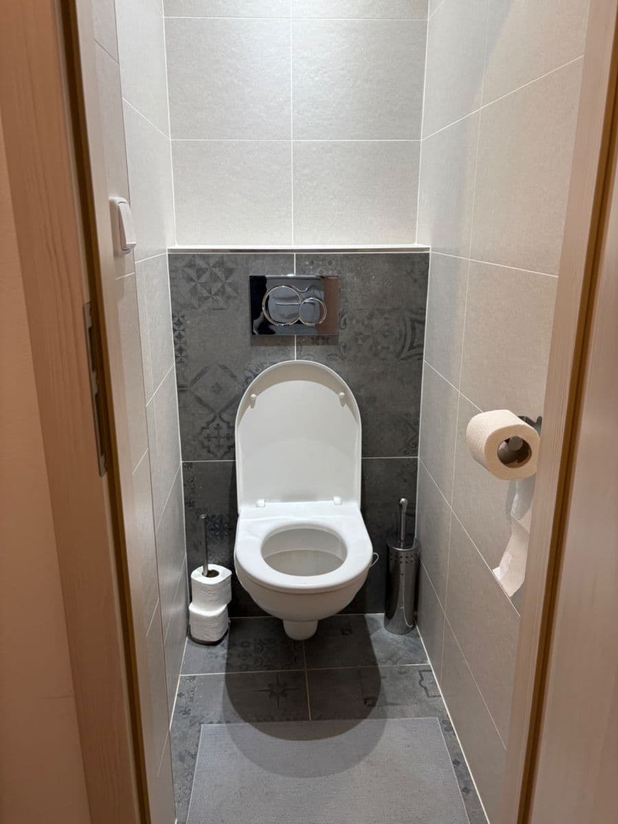 Prenájom bytu 3-izbový 64 m², Nepomucká, Praha, Praha Prenájom bytu 3-izbový 64 m², Nepomucká, Praha, Praha