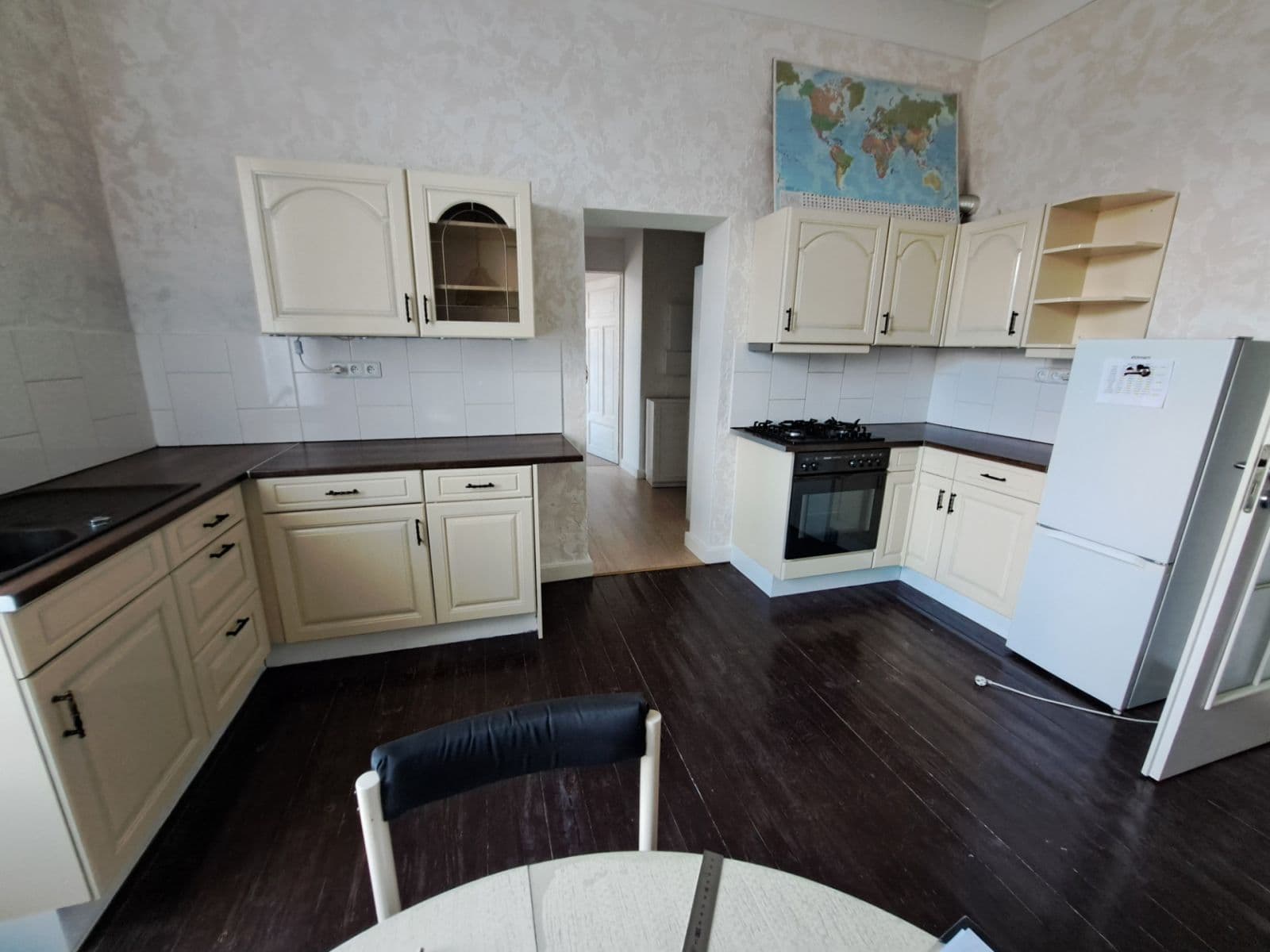 Prenájom bytu 3-izbový 105 m², Žatecká, Jesenice, Středočeský kraj Prenájom bytu 3-izbový 105 m², Žatecká, Jesenice, Středočeský kraj