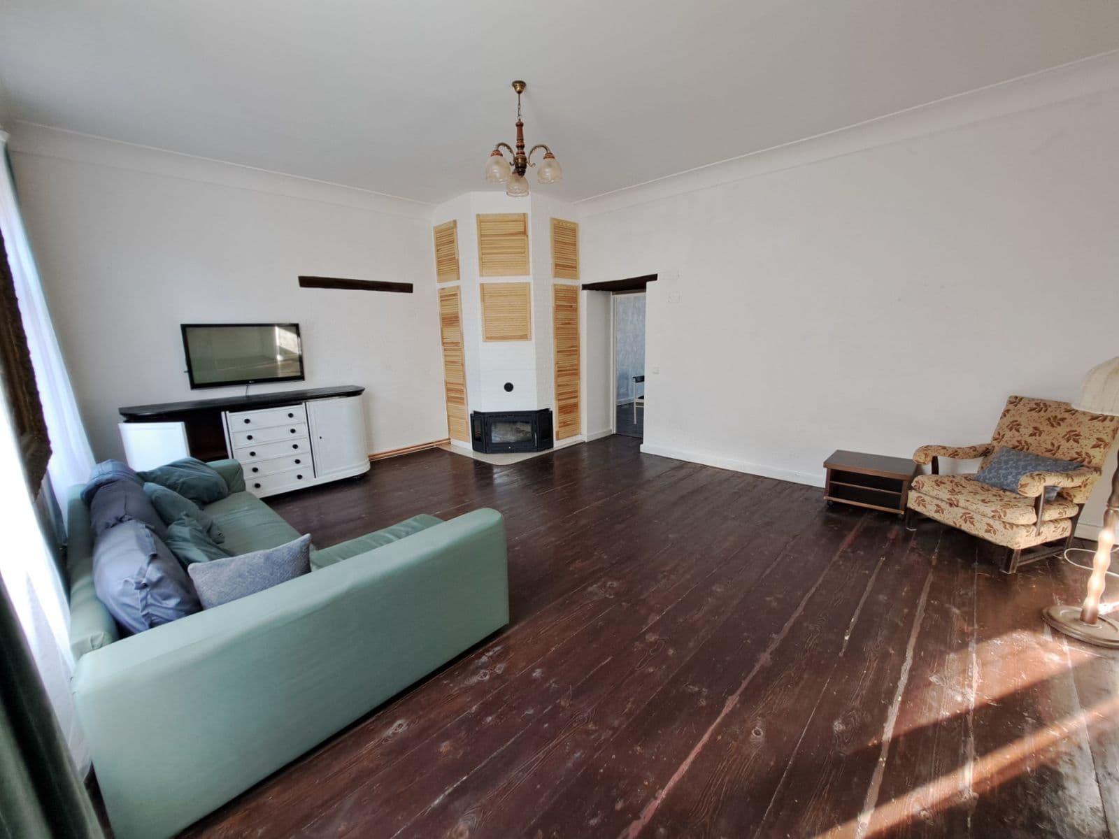 Prenájom bytu 3-izbový 105 m², Žatecká, Jesenice, Středočeský kraj Prenájom bytu 3-izbový 105 m², Žatecká, Jesenice, Středočeský kraj