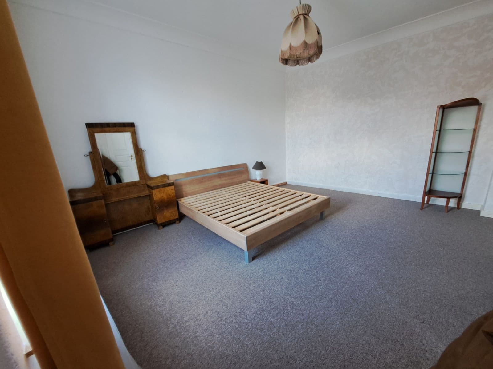 Prenájom bytu 3-izbový 105 m², Žatecká, Jesenice, Středočeský kraj Prenájom bytu 3-izbový 105 m², Žatecká, Jesenice, Středočeský kraj