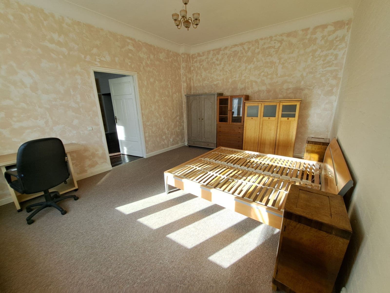 Prenájom bytu 3-izbový 105 m², Žatecká, Jesenice, Středočeský kraj Prenájom bytu 3-izbový 105 m², Žatecká, Jesenice, Středočeský kraj