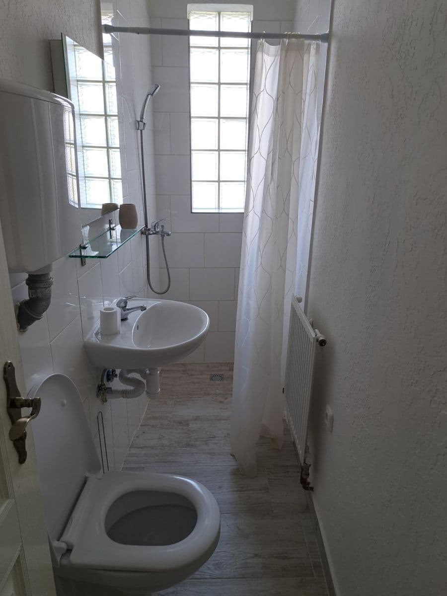 Prenájom bytu 3-izbový 105 m², Žatecká, Jesenice, Středočeský kraj Prenájom bytu 3-izbový 105 m², Žatecká, Jesenice, Středočeský kraj